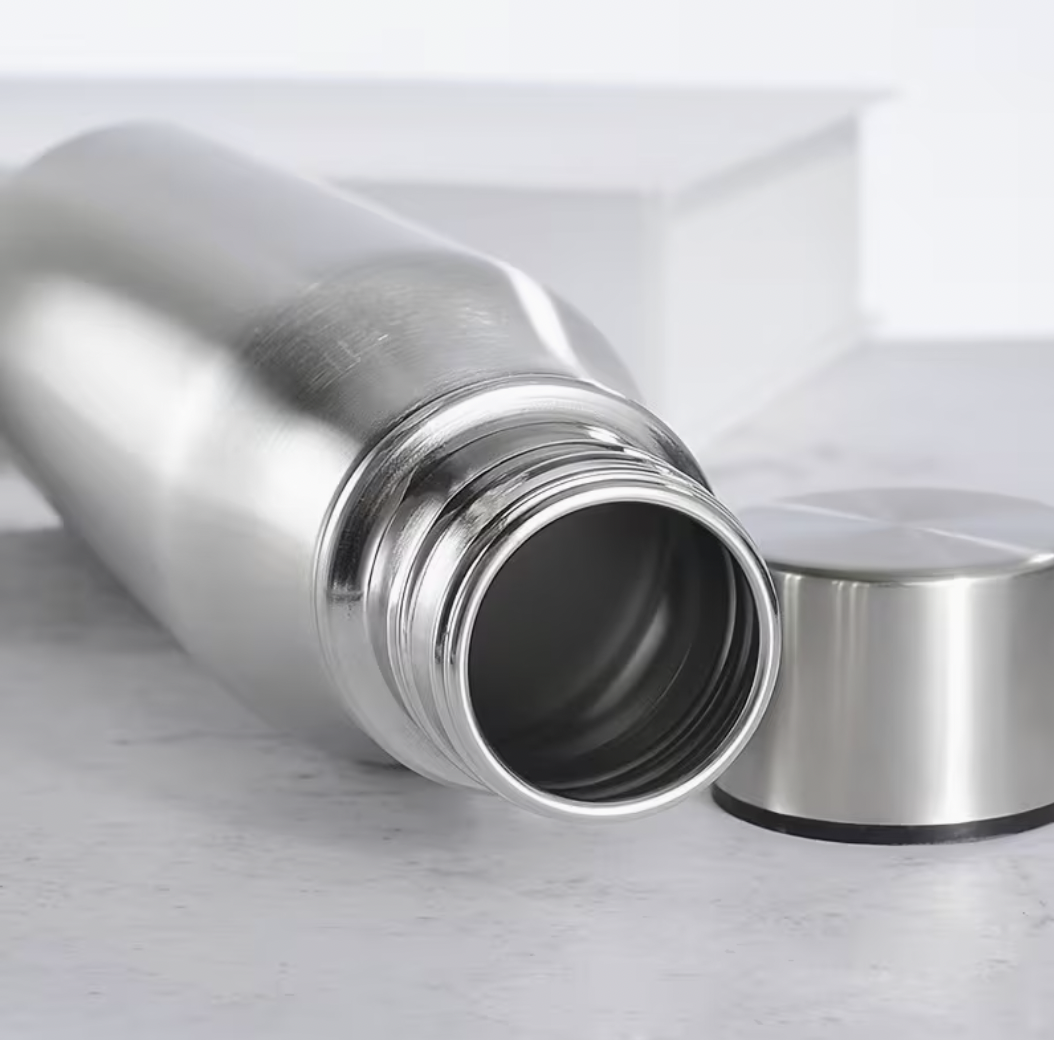 Suur roostevabast terasest veepudel 1000ml — Accessory view 2
